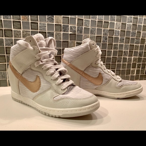 Pin by Nika D on Casual Gear | Nike gold, Nike, High top sneakers